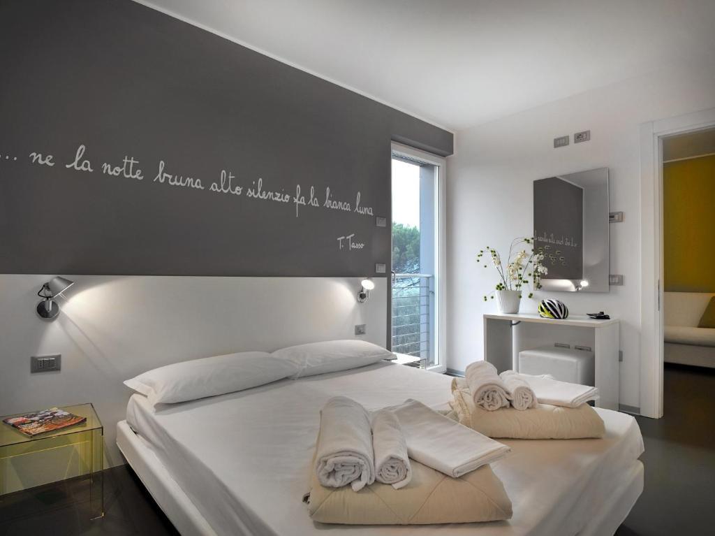 Gardabike Residence Torbole Sul Garda Værelse billede